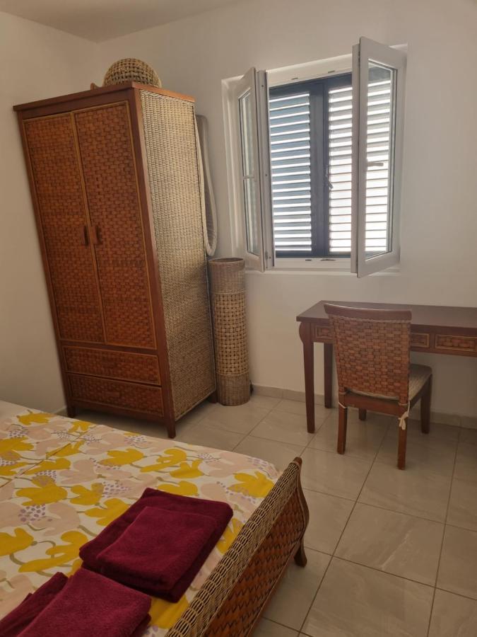 Apartments Rales Sveti Stefan Extérieur photo